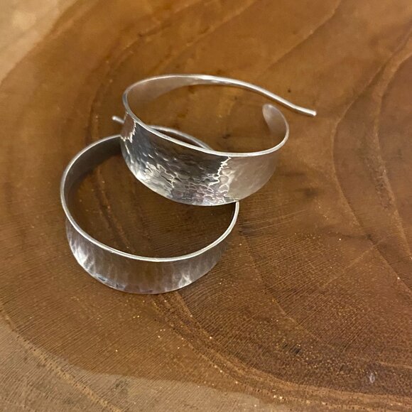 RETIRED James Avery Valle Hoop Earrings, Sterling Silver - Picture 1 of 4